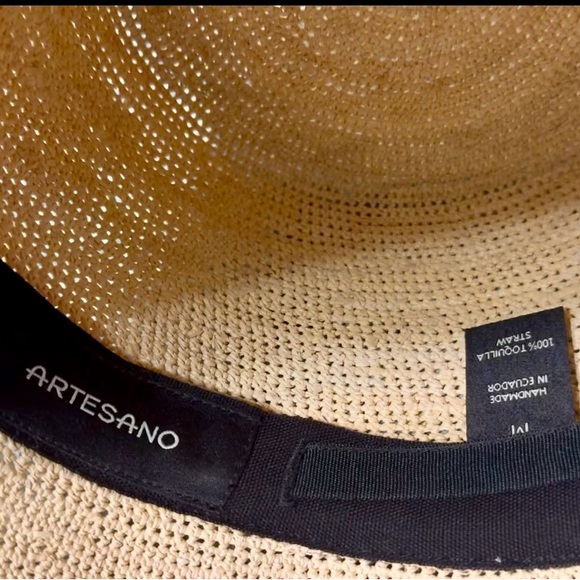 Women’s Artesano Yana packable hat, natural w/blk trim, adjustable, like new - Picture 4 of 12